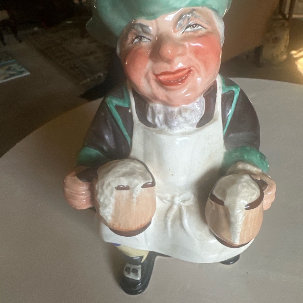 Wedgwood Green and White Toby Jug Figurine Holding Beer Mugs